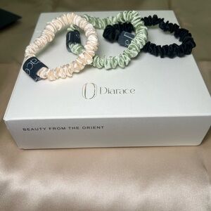 100% Mulberry Silk Scrunchies